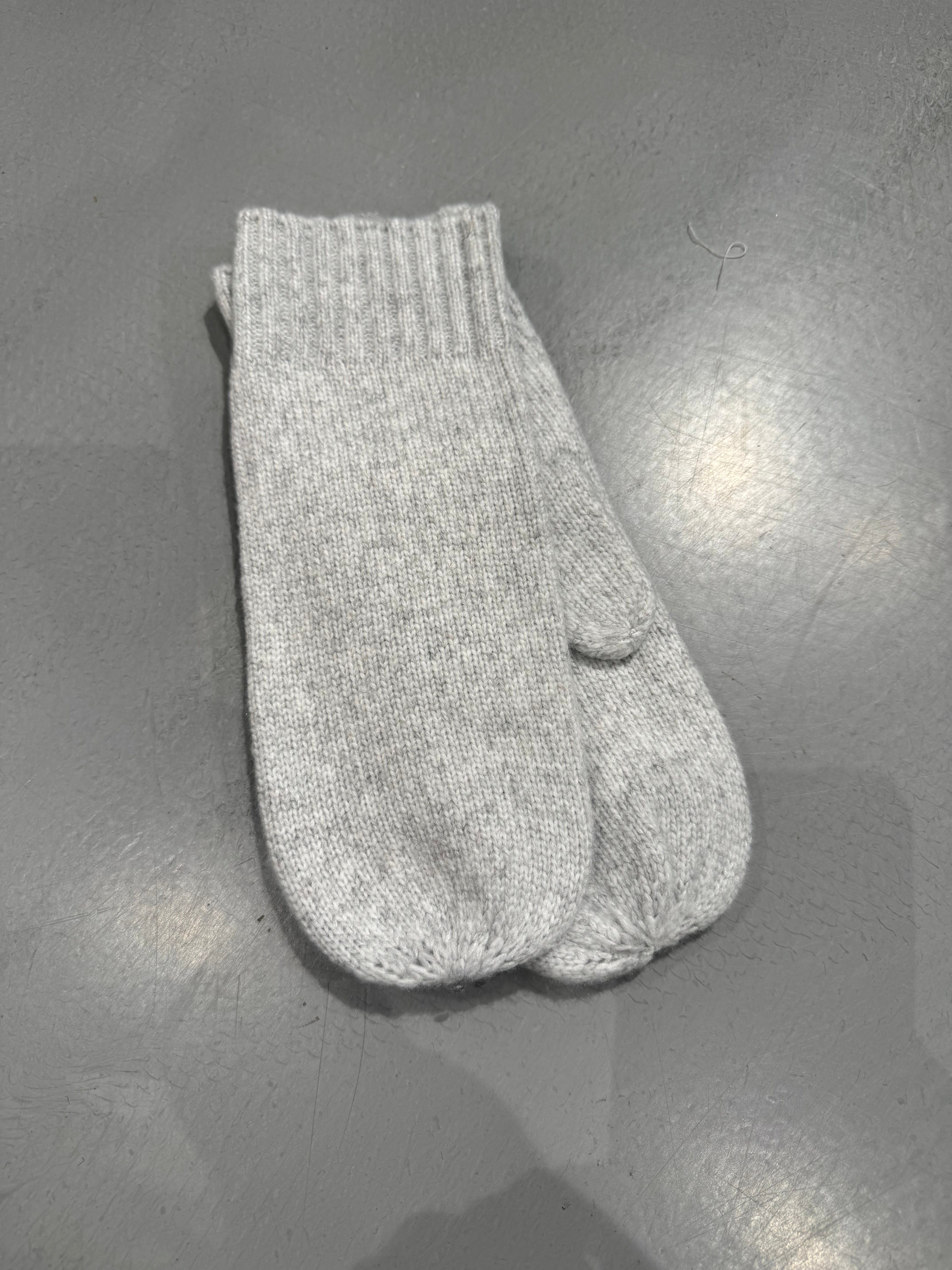 PCNYNNE Mittens - Light Grey Melange